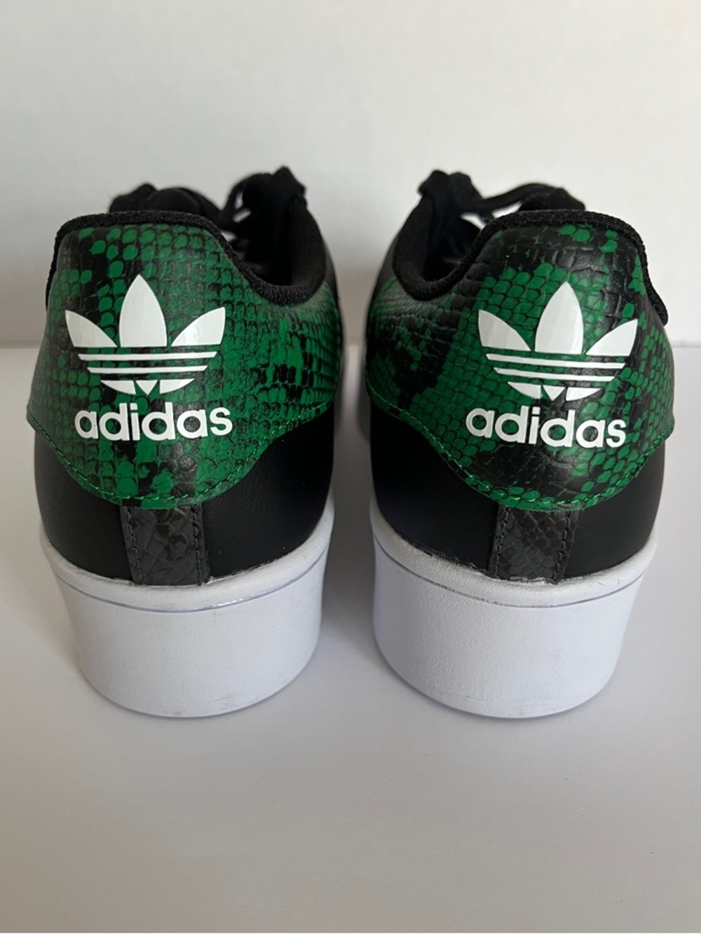 adidas Originals Superstar Bold Platform Shoes in “Green Black” Size 6.5 Women’s - Picture 4 of 9